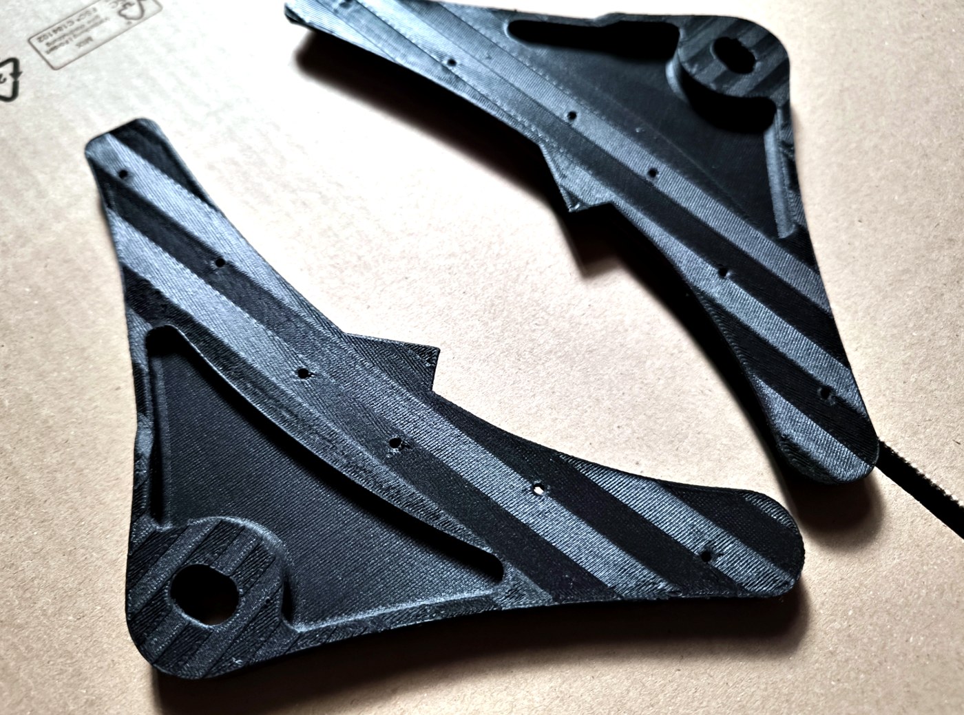Carbonverstärkte 3D-Druck-Strukturhalter mit Streifenmuster
